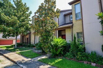 12300 Brookglade Cir in Houston, TX - Foto de edificio - Building Photo