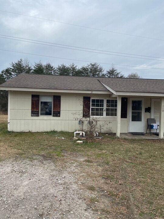 110 Bratton St in Clover, SC - Building Photo