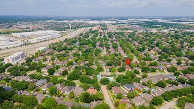 10715 Overton Cir in Houston, TX - Building Photo - Building Photo