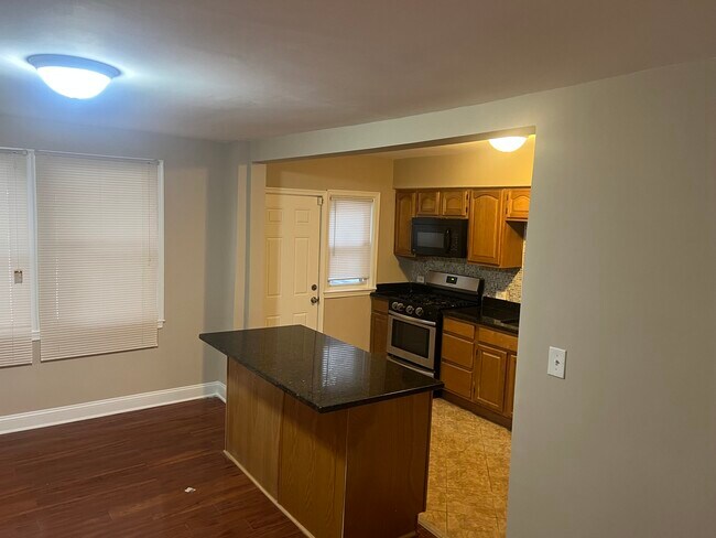 44X Random Rd in Baltimore, MD - Building Photo - Building Photo