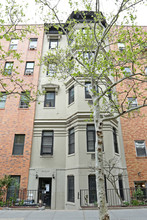 21 W 74th St in New York, NY - Building Photo - Building Photo