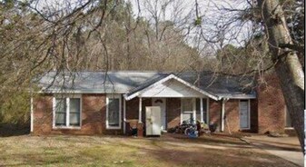 6543 Bay St in Douglasville, GA - Building Photo