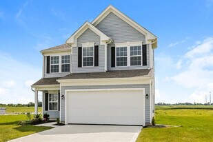 1154 Stratford Wy in London, OH - Building Photo