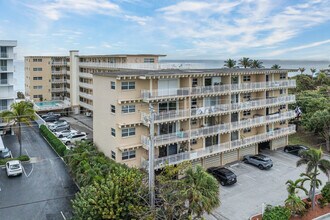 Imperial House in Palm Beach, FL - Building Photo - Primary Photo