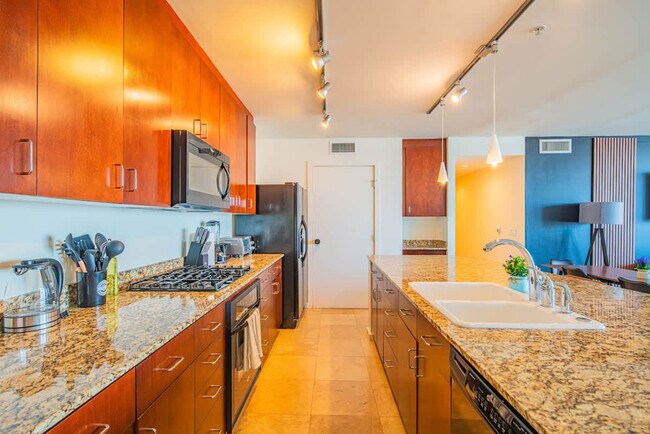 44 W Monroe St in Phoenix, AZ - Building Photo - Building Photo