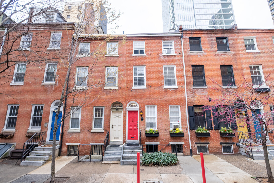 320 S Juniper St, Unit 2 in Philadelphia, PA - Building Photo