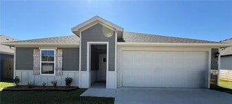 1317 Chavis St in Gentry, AR - Building Photo