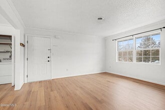 25A Pine Ln in Albany, NY - Building Photo - Building Photo