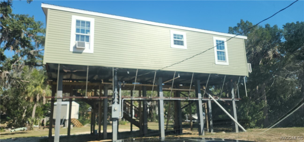 14329 W Seashell Ct in Crystal River, FL - Building Photo