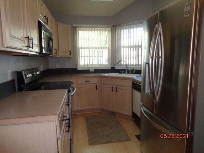 10603 W Dumbarton Cir in Littleton, CO - Building Photo - Building Photo