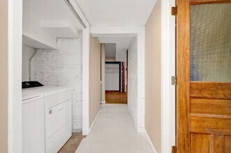 58 Buckingham St, Unit A in Hartford, CT - Building Photo - Building Photo