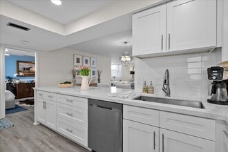 5301 NW 2nd Ave, Unit Ph-H in Boca Raton, FL - Building Photo - Building Photo