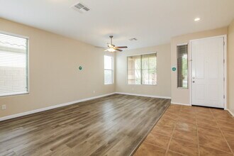 14514 N 162nd Ln in Surprise, AZ - Foto de edificio - Building Photo