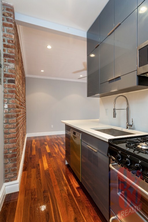 1590 Lexington Ave in New York, NY - Building Photo - Building Photo