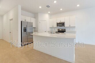 8717 Winter Breeze Wy in Sarasota, FL - Building Photo - Building Photo