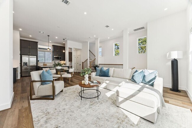 2125 Hoskins Dr in Houston, TX - Building Photo - Building Photo