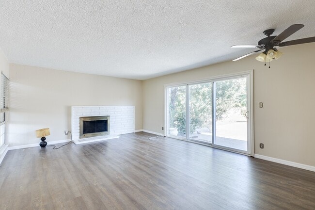 9550 Fullbright Ave in Los Angeles, CA - Building Photo - Building Photo