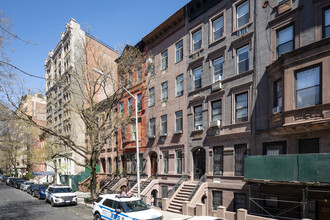 117 W 82nd St in New York, NY - Building Photo - Primary Photo