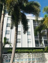 2425 NE 135th St in North Miami, FL - Building Photo - Building Photo
