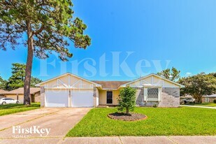 8403 Rustwood Ct in Humble, TX - Building Photo