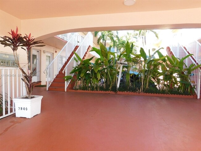 7840 Harding Ave in Miami, FL - Building Photo - Building Photo