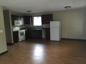 924 15th Ave SW, Unit Upper in Cedar Rapids, IA - Building Photo - Building Photo