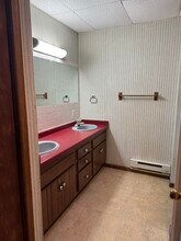 60 W Main St, Unit Apt.3 in Platteville, WI - Building Photo - Building Photo