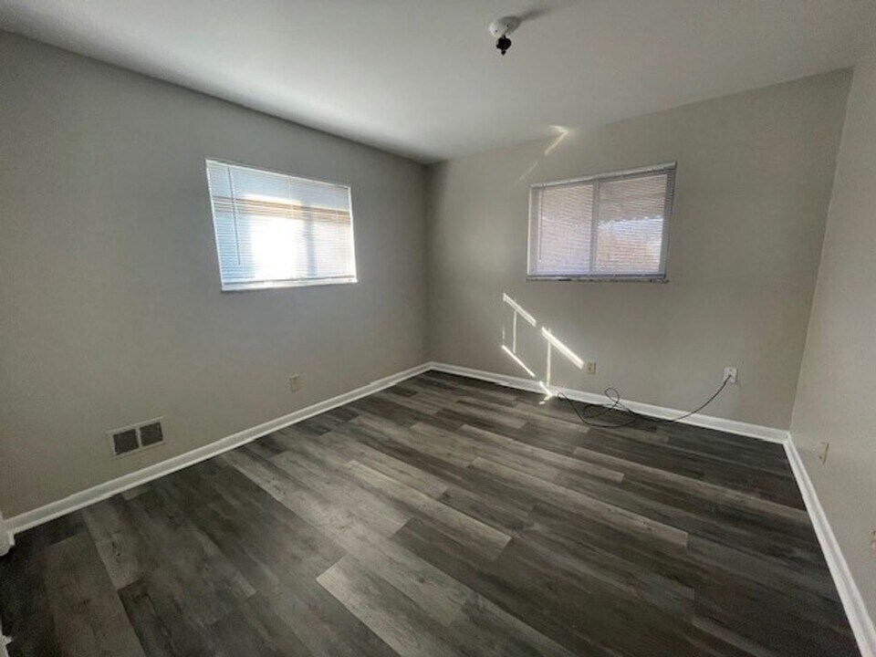 Spacious 3 BR Ranch in Indianapolis, IN - Building Photo
