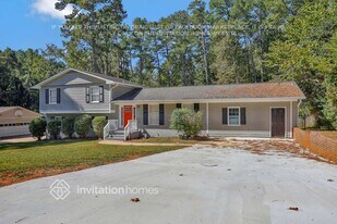 773 Corundum Ct in Stone Mountain, GA - Building Photo