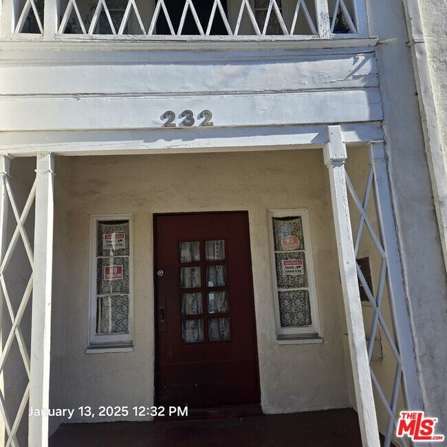 232 N Belmont St in Los Angeles, CA - Building Photo - Building Photo