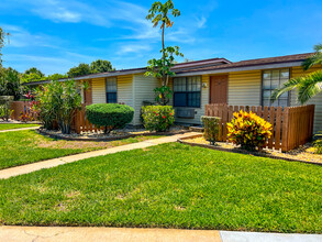 Palm Point Apartments in Palm Bay, FL - Building Photo - Building Photo