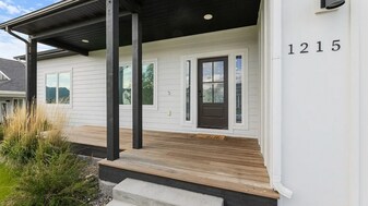 1215 Sweetgrass Ln in Livingston, MT - Building Photo