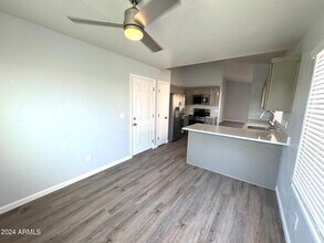 14084 W Cornerstone Trail in Surprise, AZ - Building Photo - Building Photo