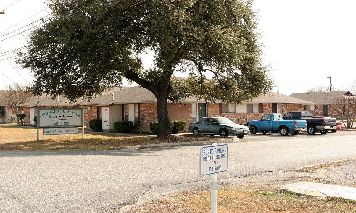 Springfield Manor in San Antonio, TX - Foto de edificio