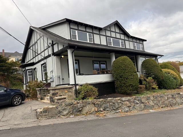 106 Rockland St in Swampscott, MA - Foto de edificio - Building Photo