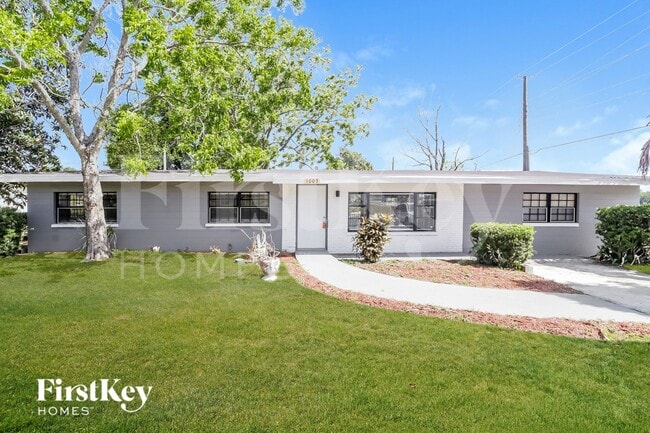 property at 1003 W 14th St