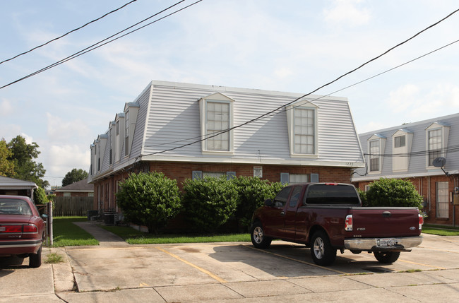 1231-1237 Friedrichs St in Gretna, LA - Foto de edificio - Building Photo