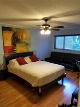 3860 NE 170th St in North Miami Beach, FL - Building Photo - Building Photo