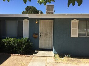 249 E Avenue J7 in Lancaster, CA - Building Photo - Building Photo