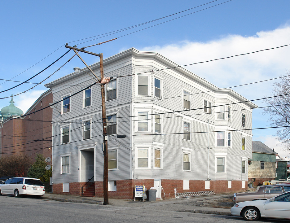 18 Blake St in Lewiston, ME - Building Photo