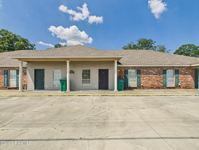 200 S St Jean St