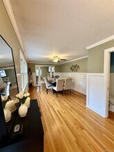 31 Oakland Ave in Woodbury, NY - Building Photo - Building Photo