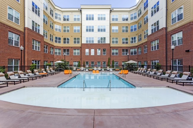 Campus View Apartments-Per Bed Leases in Clemson, SC - Building Photo - Building Photo