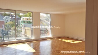 520 Washington St, Unit 2E in Brookline, MA - Building Photo