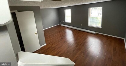 2120 Tanglewood Dr in Waldorf, MD - Building Photo - Building Photo