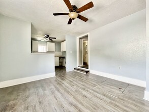 1275 Giles Rd in Muskegon, MI - Building Photo - Building Photo