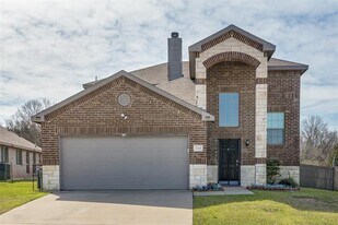 2246 Red Chute Dr in Dallas, TX - Building Photo