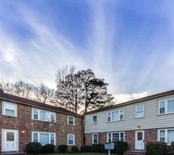 New Castle Apartments in Colonial Heights, VA - Building Photo - Building Photo