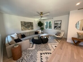 10351 Keswick Ave in Los Angeles, CA - Foto de edificio - Building Photo