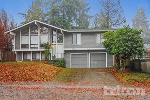 33641 26th Ct SW in Federal Way, WA - Building Photo